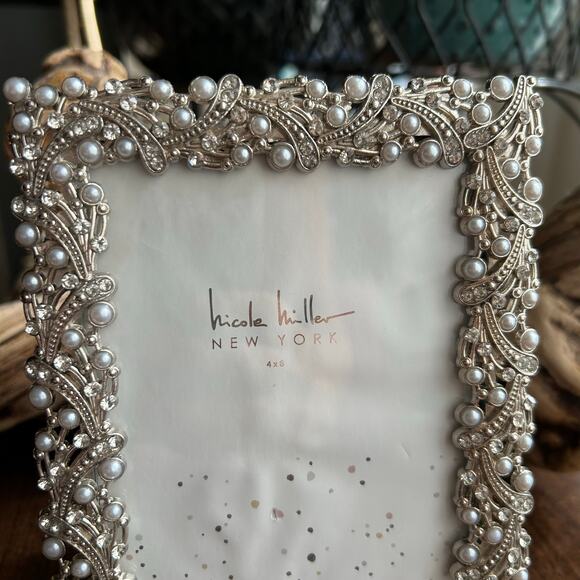 Nicole Miller Photo Frame 4x6 silver pearl crystal design - Picture 2 of 5